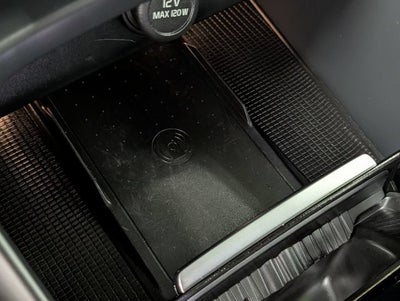 2024 Volvo XC40 B5 Ultimate Bright Theme