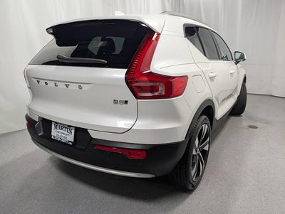 2024 Volvo XC40 B5 Ultimate Bright Theme