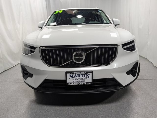 2024 Volvo XC40 B5 Ultimate Bright Theme